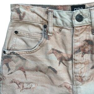 BDG High-Rise Baggy Jeans in Horse Print Size 25